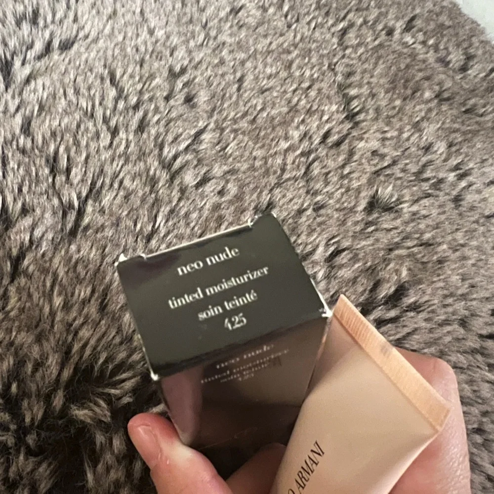 GIORGIO ARMANI NEO NUDE TINTED MOISTURIZER #4.25